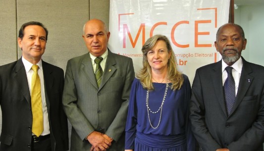 MCCE e Auditoria Cidadã da Dívida formalizam parceria