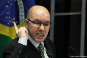 “A Ficha Limpa provocou um debate sobre vida pregressa dos candidatos”, diz diretor do MCCE ao O Globo